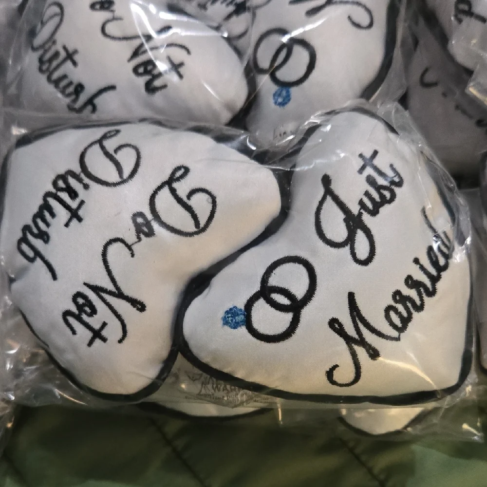 White Heart-Shaped Wedding Favors